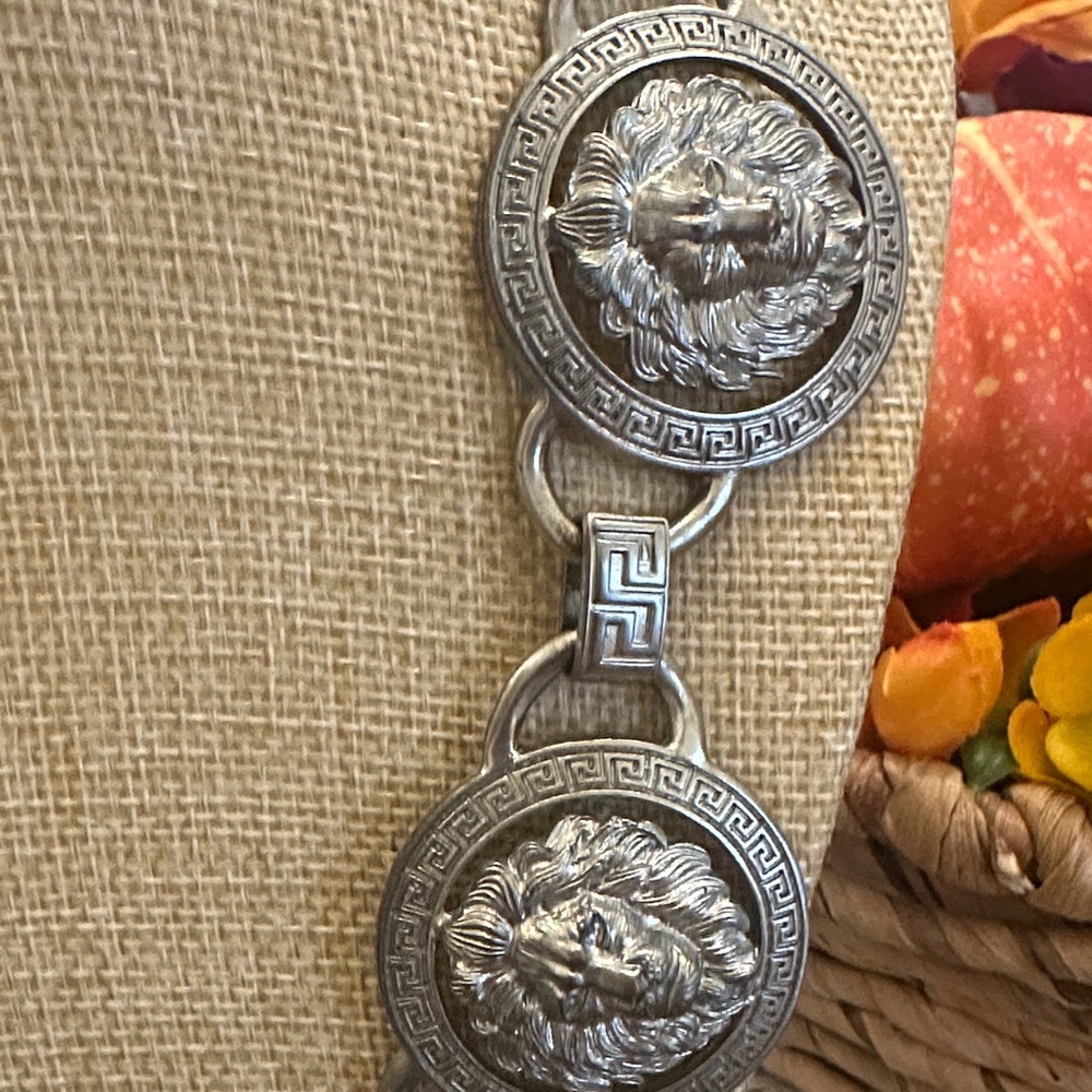 Vintage Lion Head Necklace - Picture 5 of 5